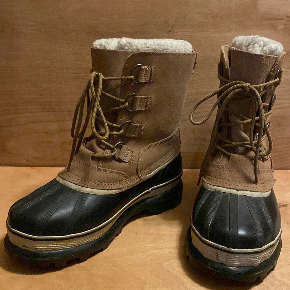 Outbrook boots with warm, insulating liner, men's size 8